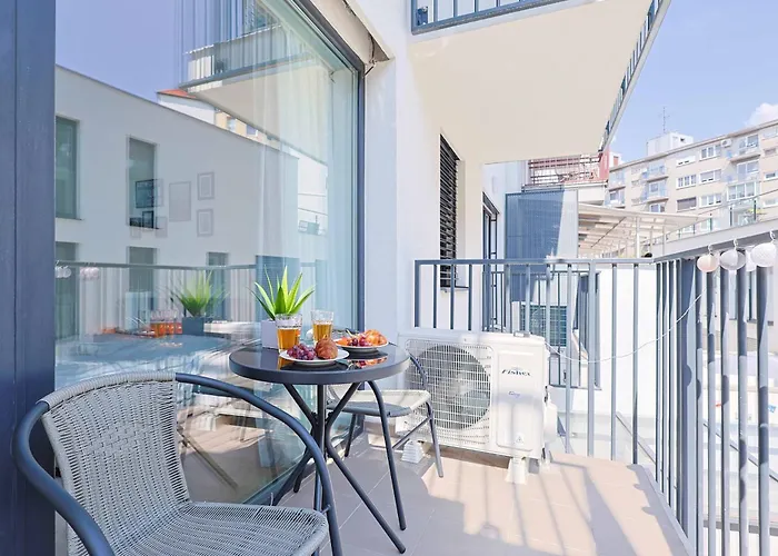Adamick Place In City Centre With Free Parking Apartment *
