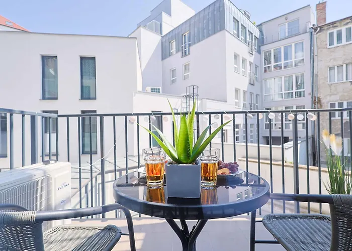 Adamick Place In City Centre With Free Parking Pressburg
