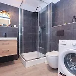 Adamick Place In City Centre With Free Parking